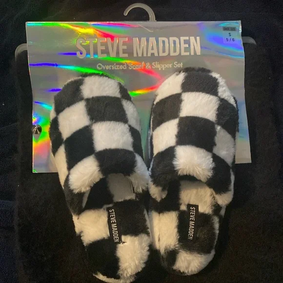 Steve Madden Shoes Steve Madden Oversized Scarf And Slipper